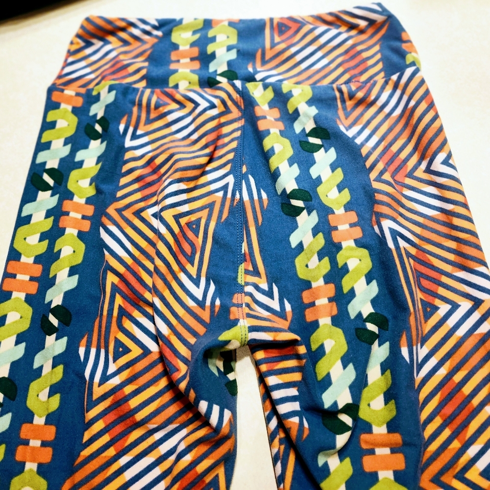 5/15.00 Lularoes Colorful Geometric Womens Leggings - Picture 3 of 3